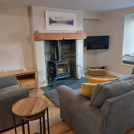 Sunny Bank, Cark-in-cartmel Holiday home *