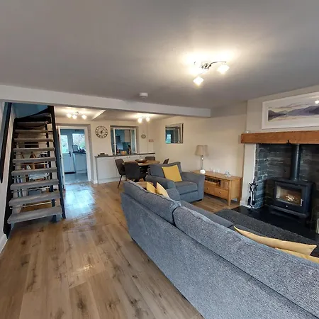 Sunny Bank, Cark-in-cartmel *