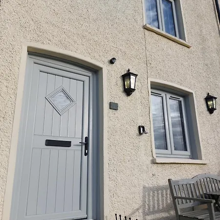 Sunny Bank, Cark-in-cartmel Holiday home *